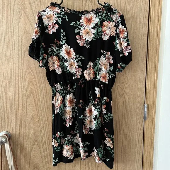 Xhilaration NWOT Women's Floral Print Short Sleeve Ruffle Trim Wrap Dress - Picture 4 of 7